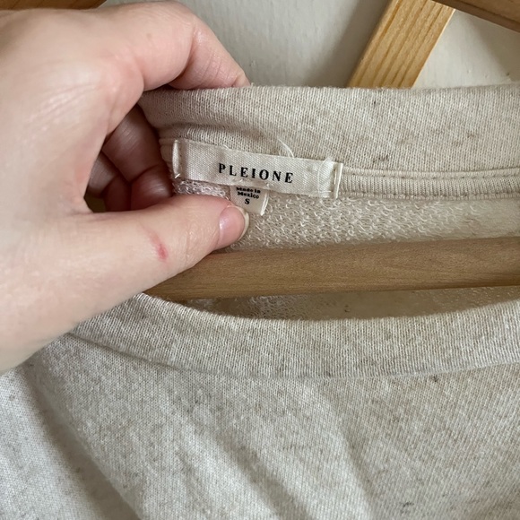 Cream Balloon Sheer Sleeved Sweater - Picture 4 of 7